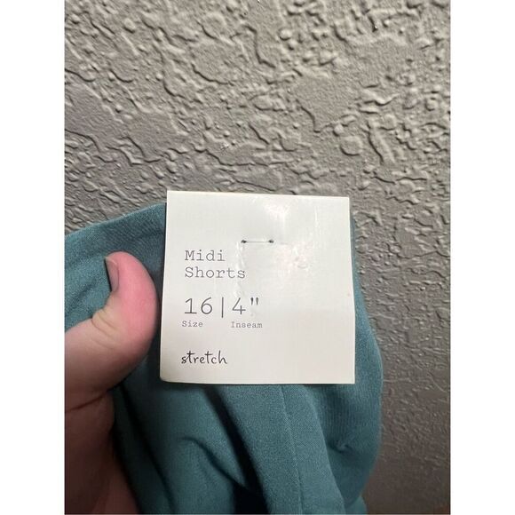 A New Day Stretch Midi Shorts 4” Inseam Woman’s Size 16 NEW - Picture 8 of 11